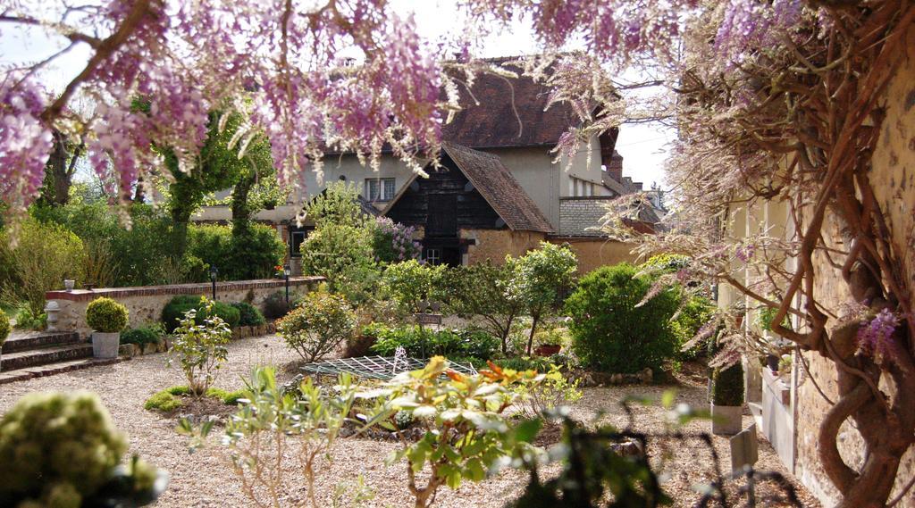 La Chaiserie La Croix-Saint-Leufroy Экстерьер фото
